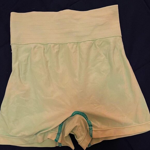 Gym shorts - Picture 2 of 2